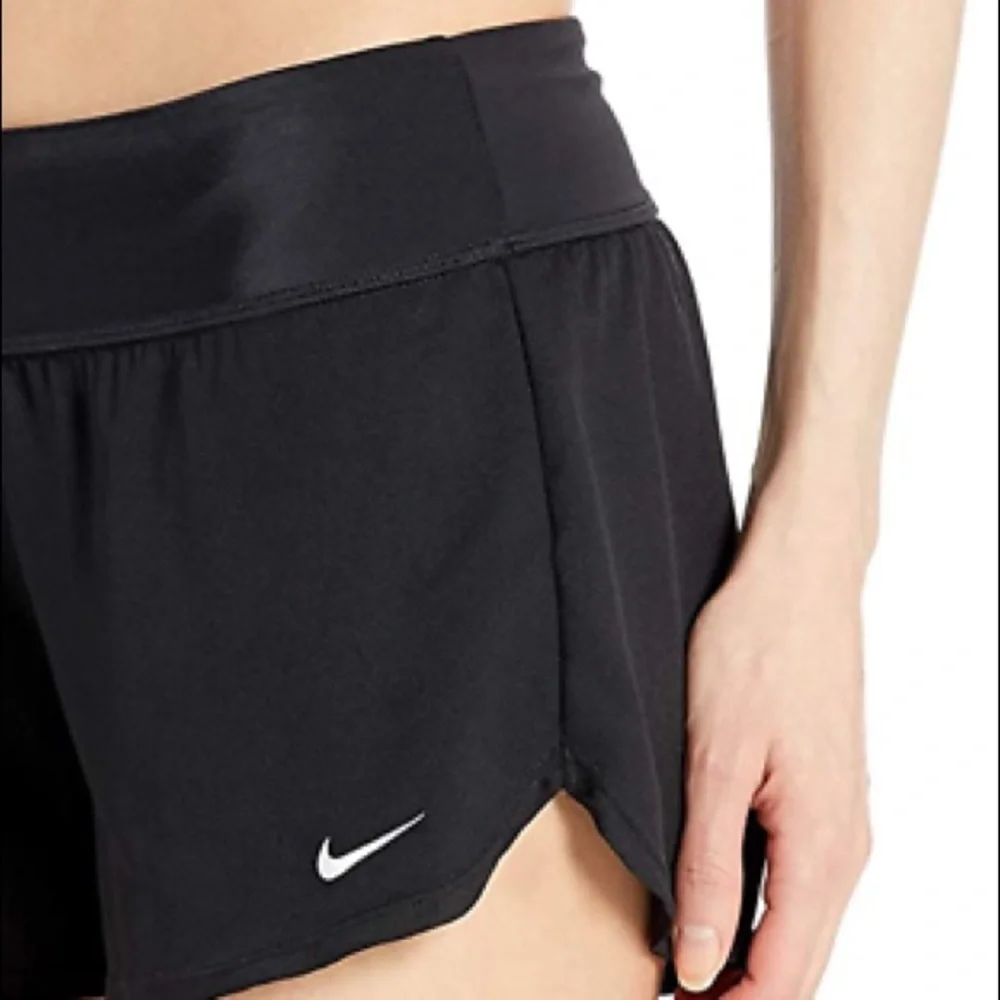 NIKE SWIM WOMEN'S SOLID ELEMENT‎ SWIM BOARDSHORT BLACK